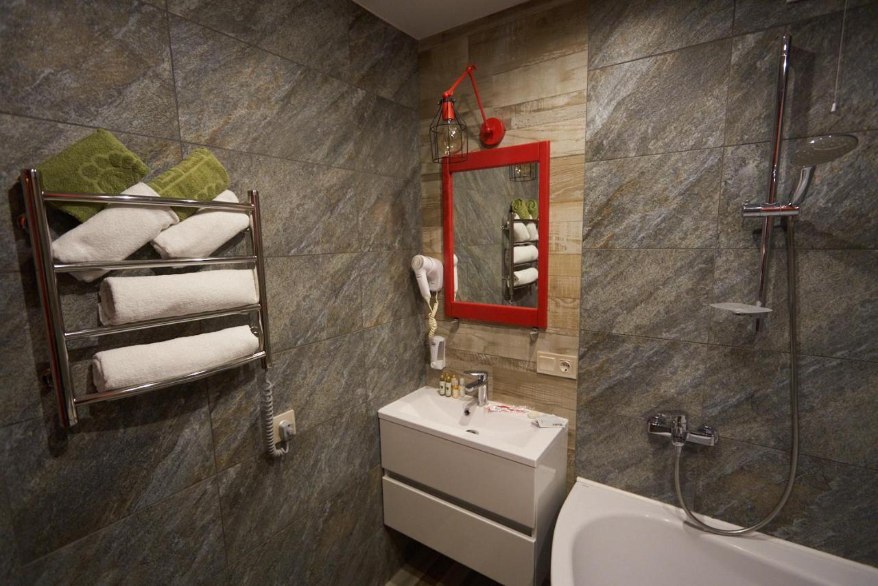 Garage Apartment Kremenchuk Ngoại thất bức ảnh