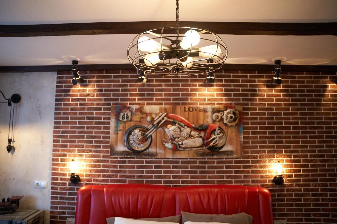 Garage Apartment Kremenchuk Ngoại thất bức ảnh