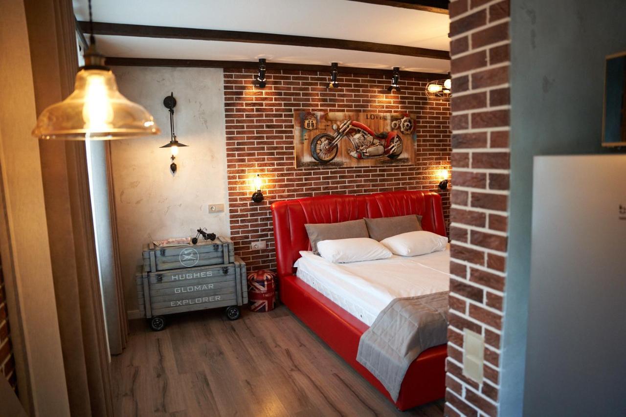 Garage Apartment Kremenchuk Ngoại thất bức ảnh